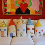 ev desen ve şekilli dekoratif yastık modeli