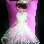 gelinlikli prenses desenli dekoratif yastık modeli